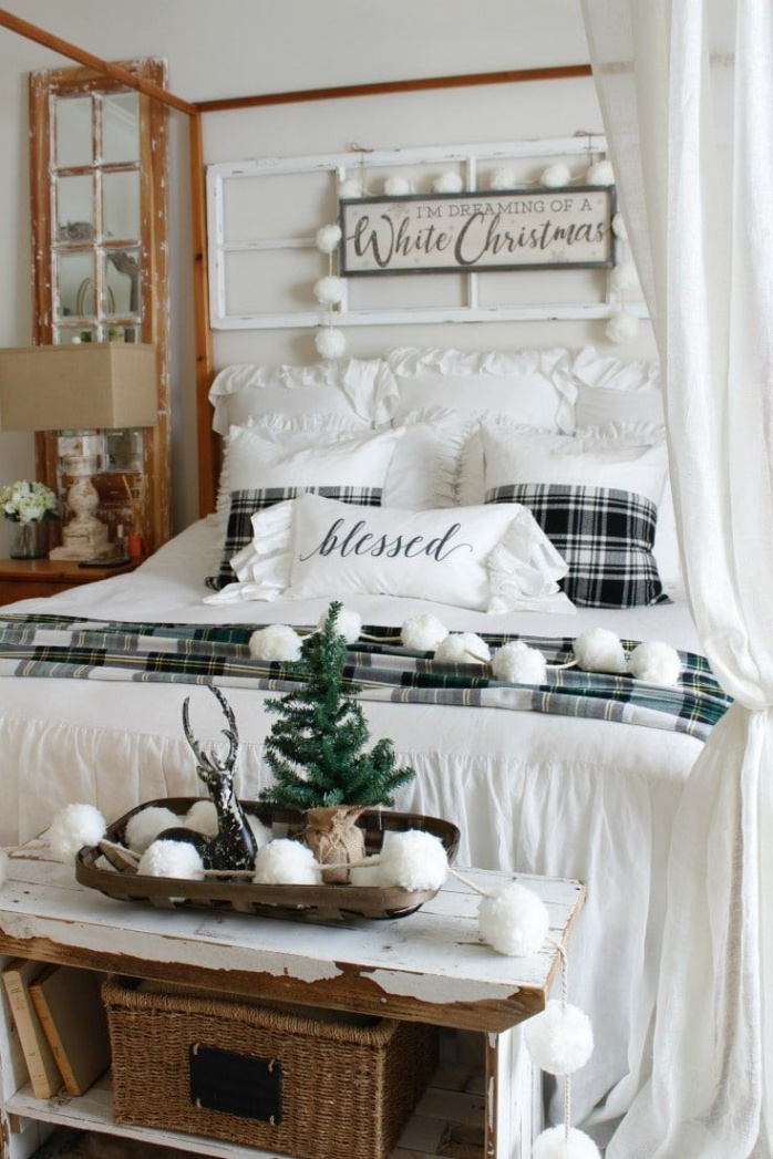 Best Christmas Bedroom Decor Ideas - Holiday Bedroom Decorations