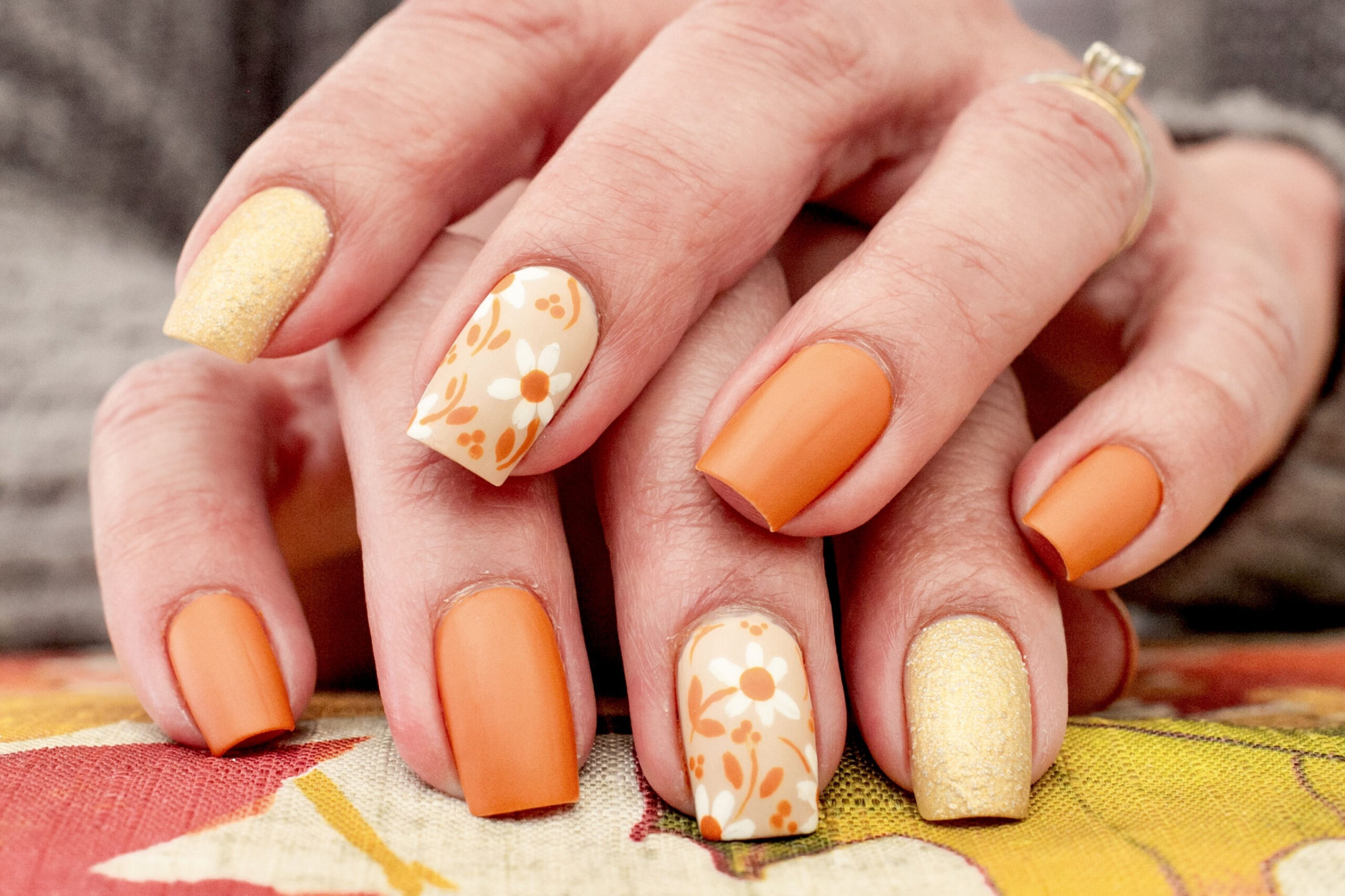 Best Thanksgiving Nails  to Get a Festive Look