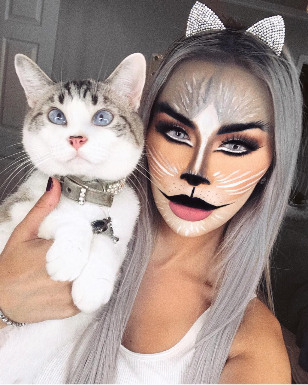 Cat makeup for Halloween #holiday #halloween #makeup  Maquillaje