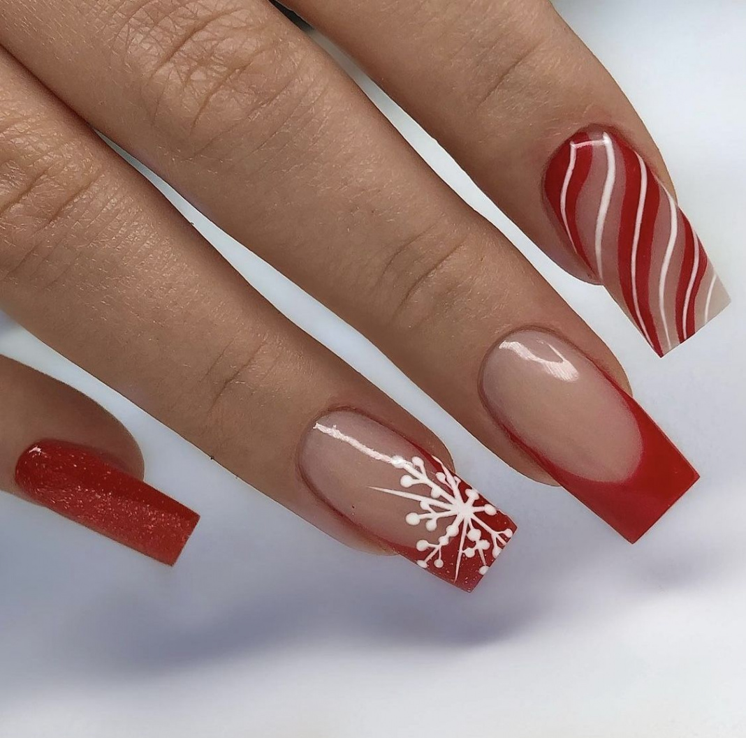 Christmas Nails  Christmas gel nails, Holiday acrylic nails, Red