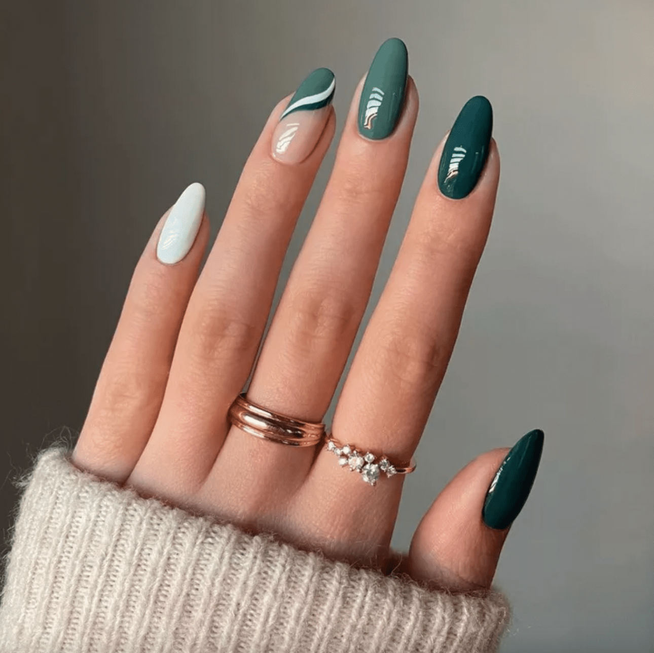 Dark Green Nail Polish Ideas Trending for Winter