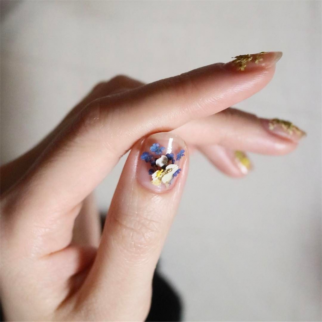 Dry Flower Nails Are the Prettiest Korean Nail Trend Right Now