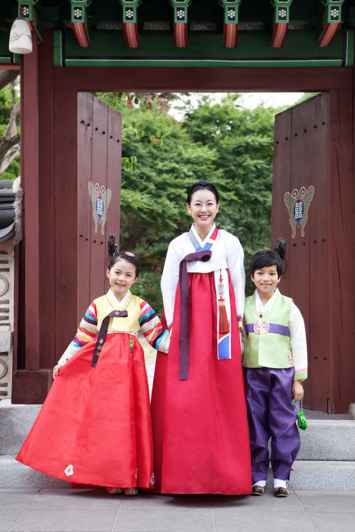 Happy Chuseok! Chuseok is Korean Thanksgiving, a day where