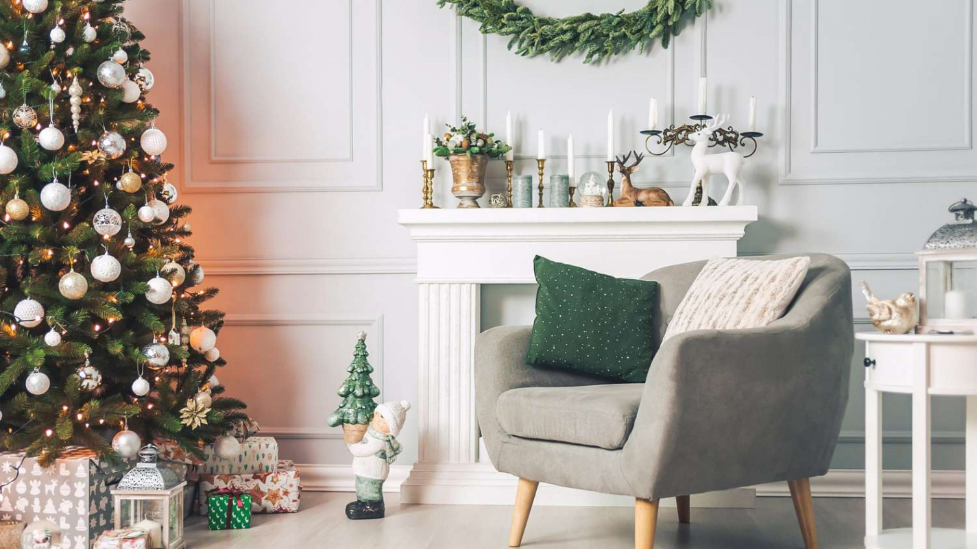 How to Decorate Your Small Space for the Holidays