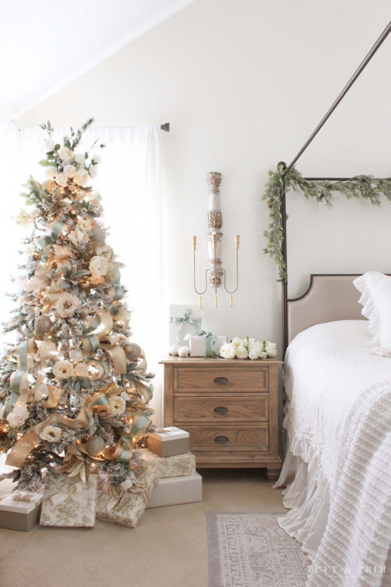 How to Style a Christmas Tree in Your Bedroom