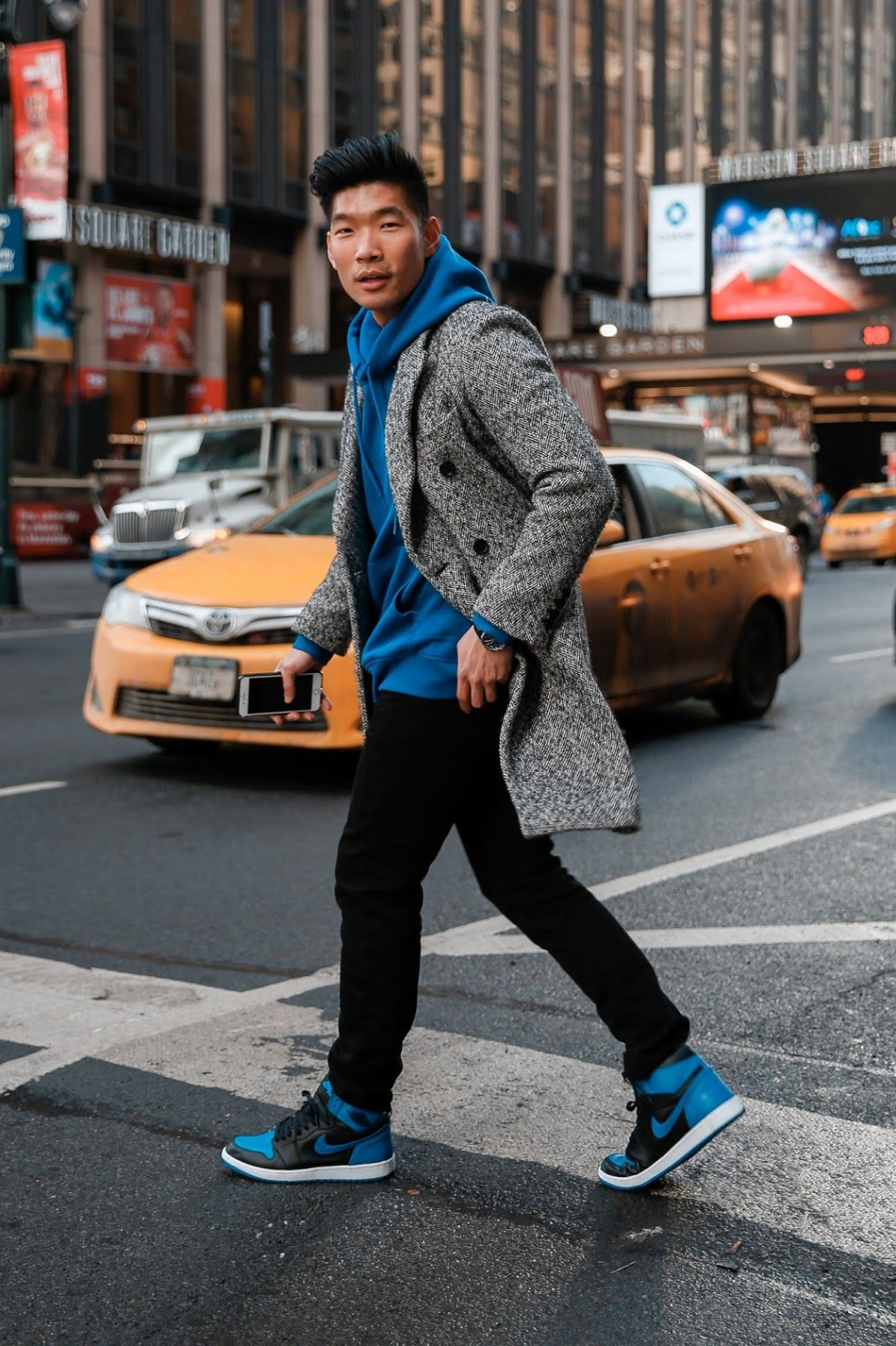 How To Wear: Hoodie + Topcoat  LEVITATE STYLE  Sneakers outfit