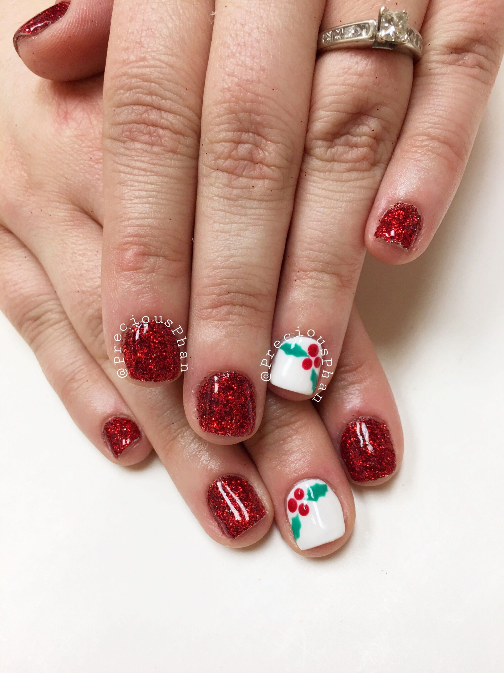 Mistletoe. Christmas nails. Red and white nails
