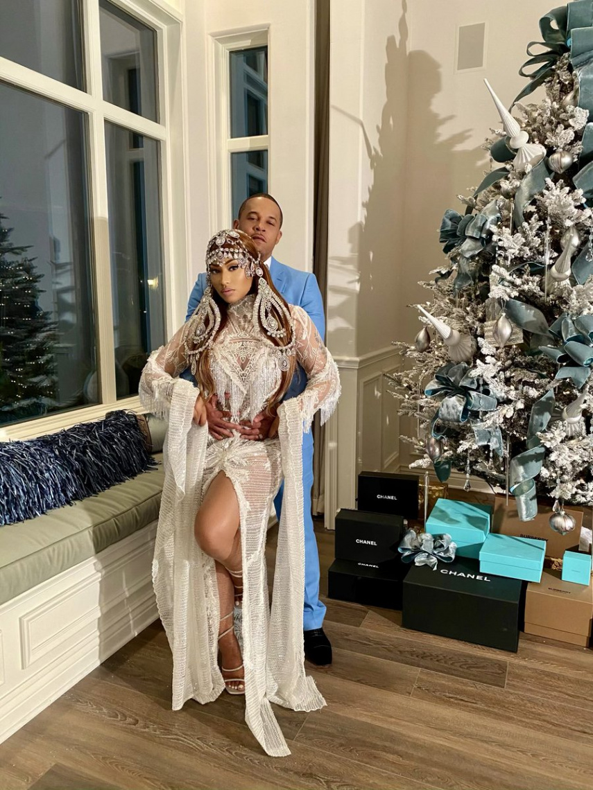 Nicki Minaj on X: "Merry Christmas 🎄🎁♥️😘 https://t