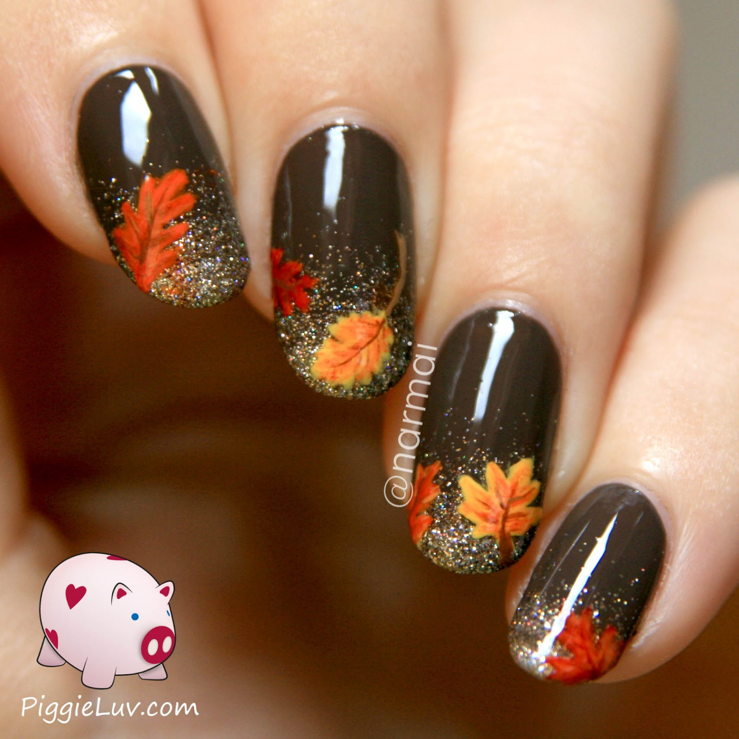 PiggieLuv: Fall nail art! Autumn leaves on glitter gradient