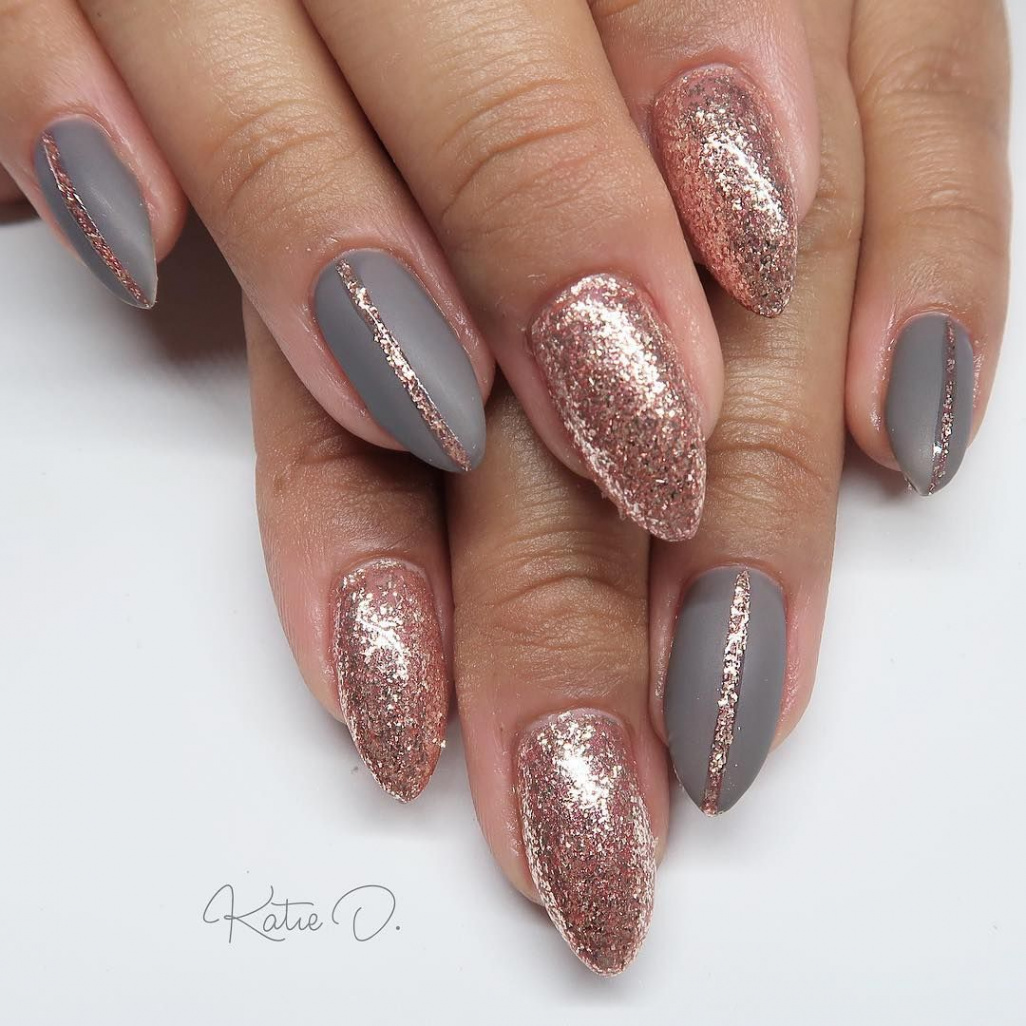 Rose gold + Grey 🌟  Rose gold nail art, Rose gold nails, Gold