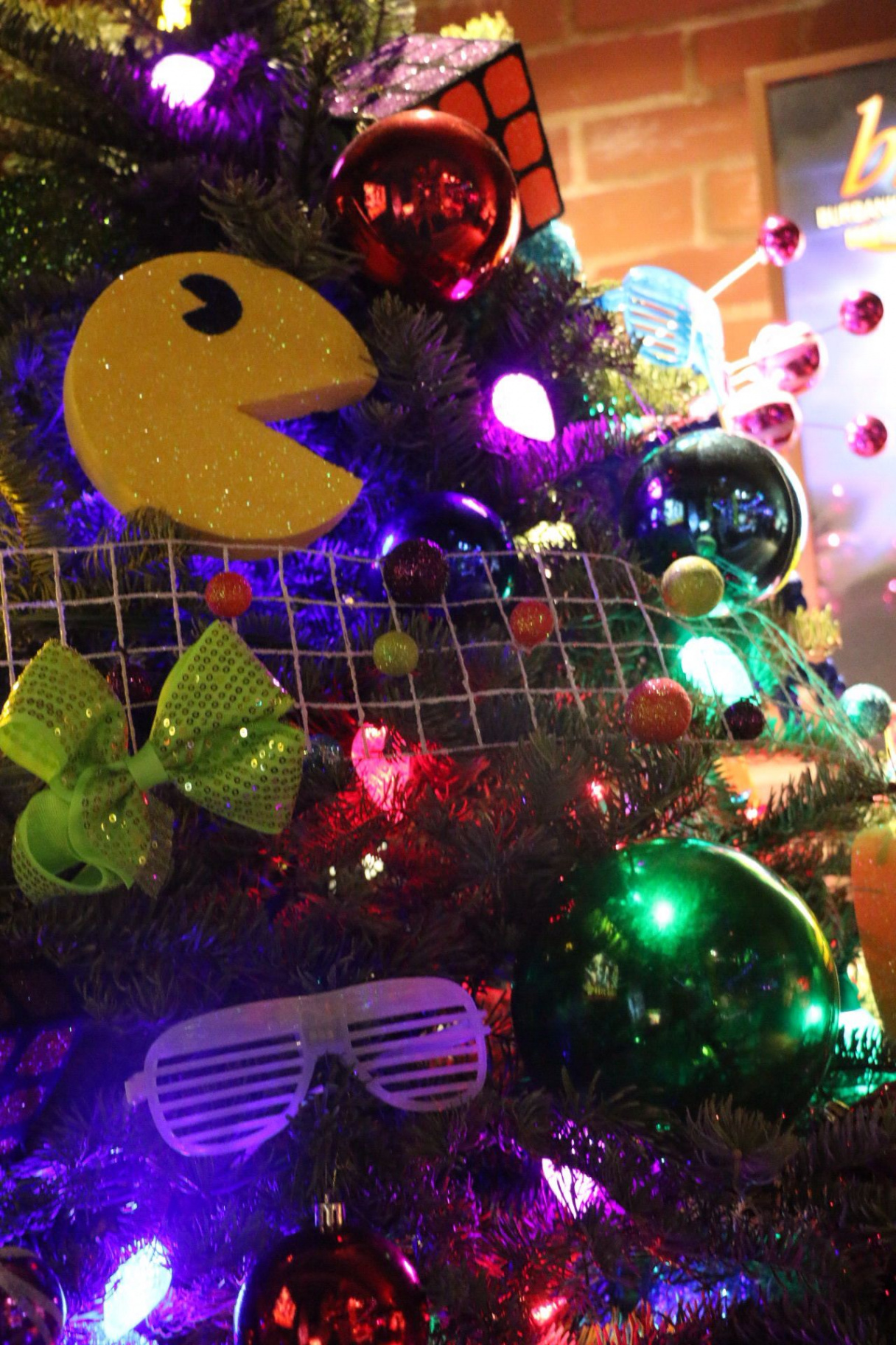 s Christmas tree decorations  Christmas tree themes, Retro