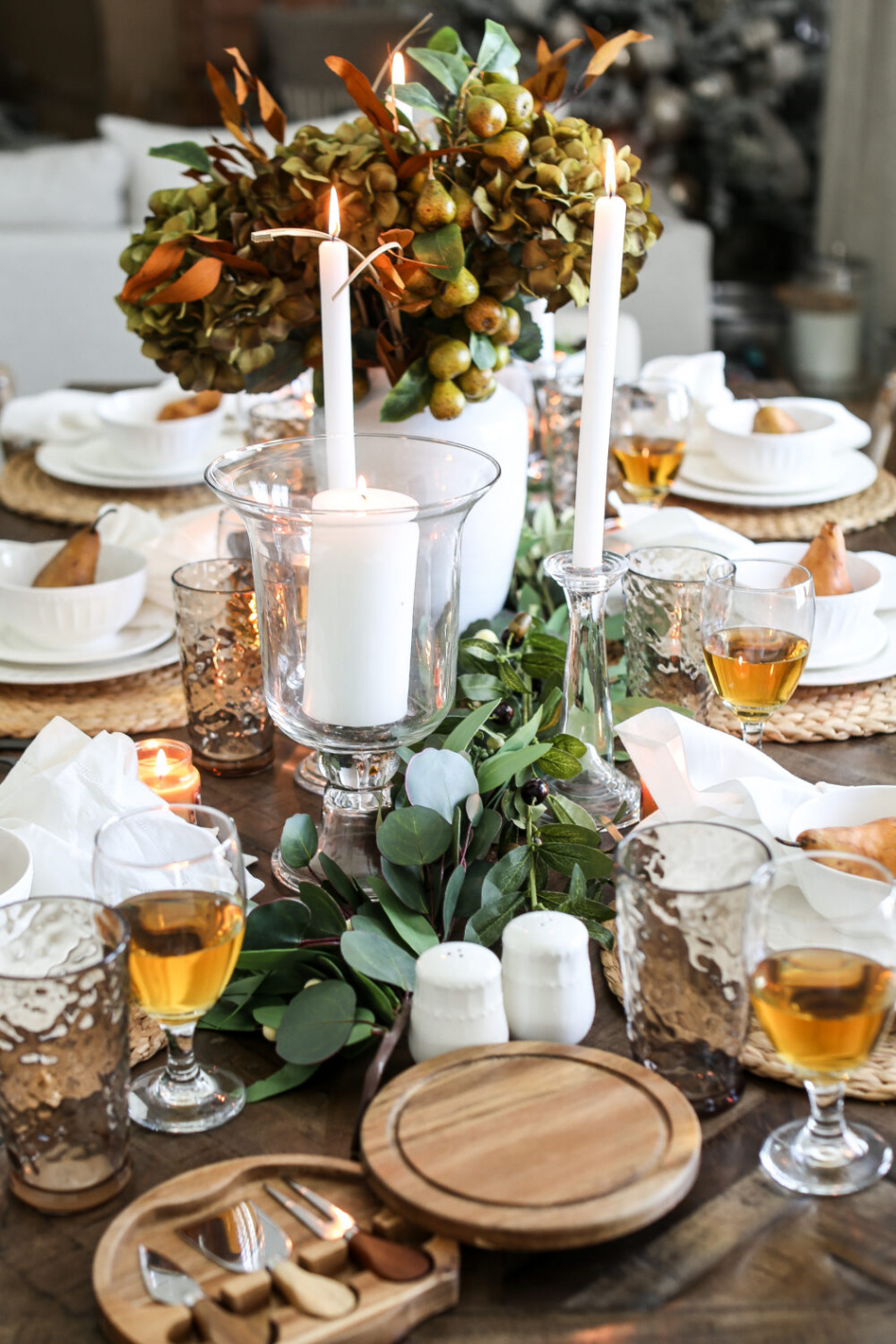 Setting an Elegant Thanksgiving Table with Natural Elements -