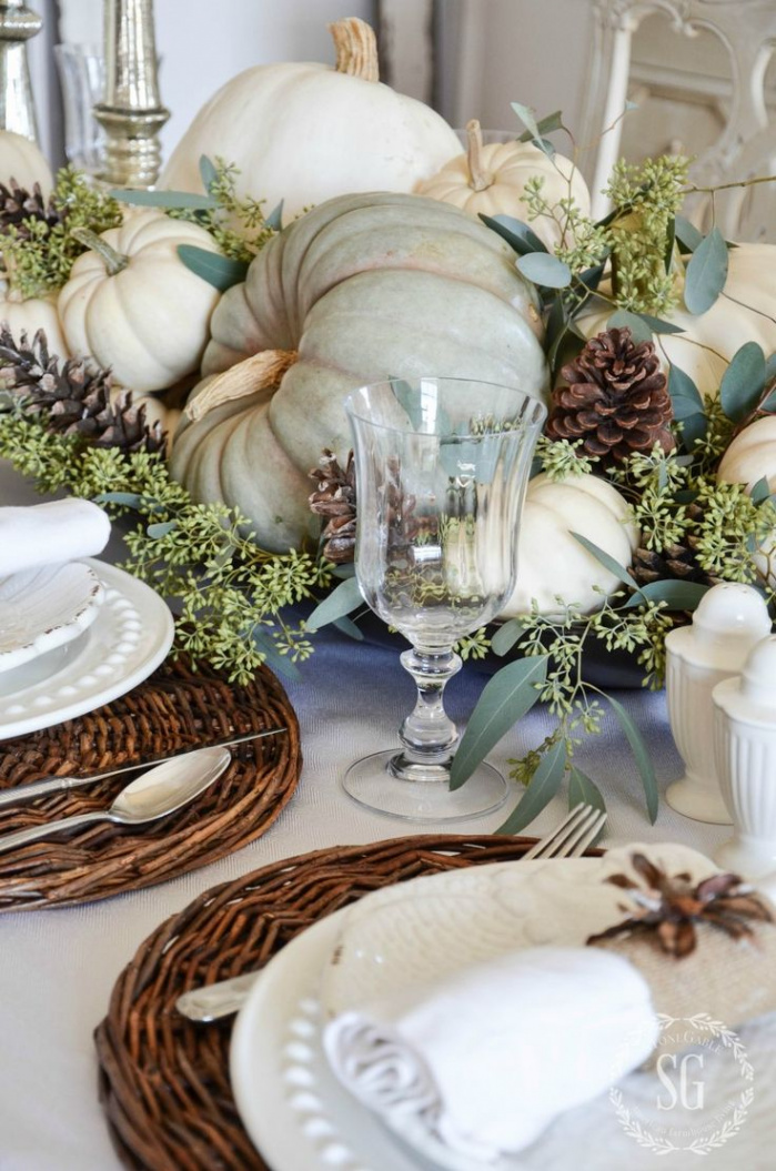 SOFT AND NATURAL THANKSGIVING TABLESCAPE  Fall centerpiece, Fall