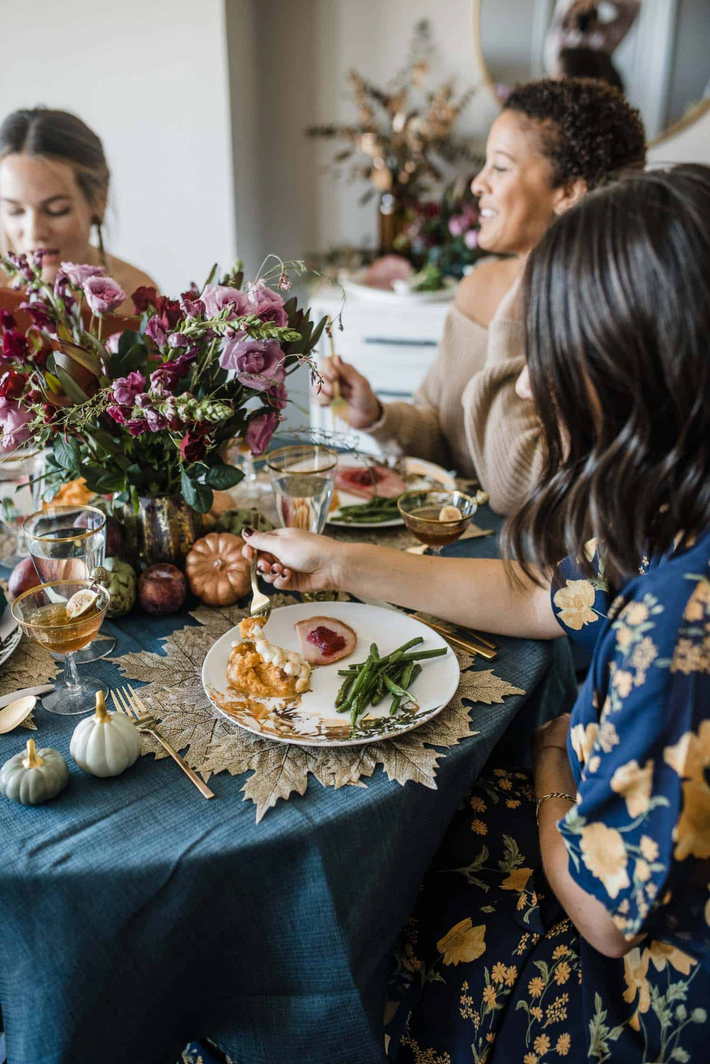 Tips To Hosting Friendsgiving - an indigo day