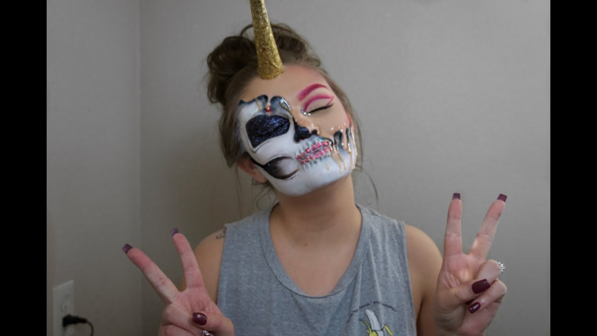 UNICORN/SKULL HALLOWEEN MAKEUP Hannah Eubanks in   Unicorn makeup  halloween, Halloween makeup, Unicorn halloween