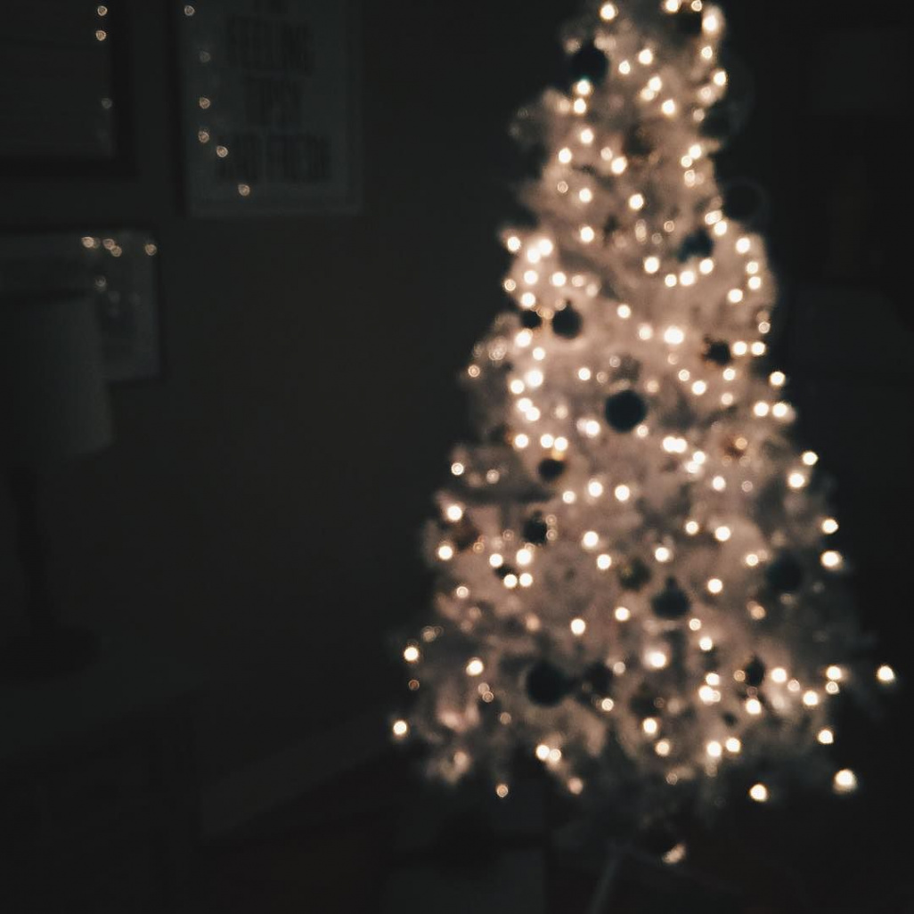 White Christmas Tree Lights #Grunge  Scary christmas, Christmas