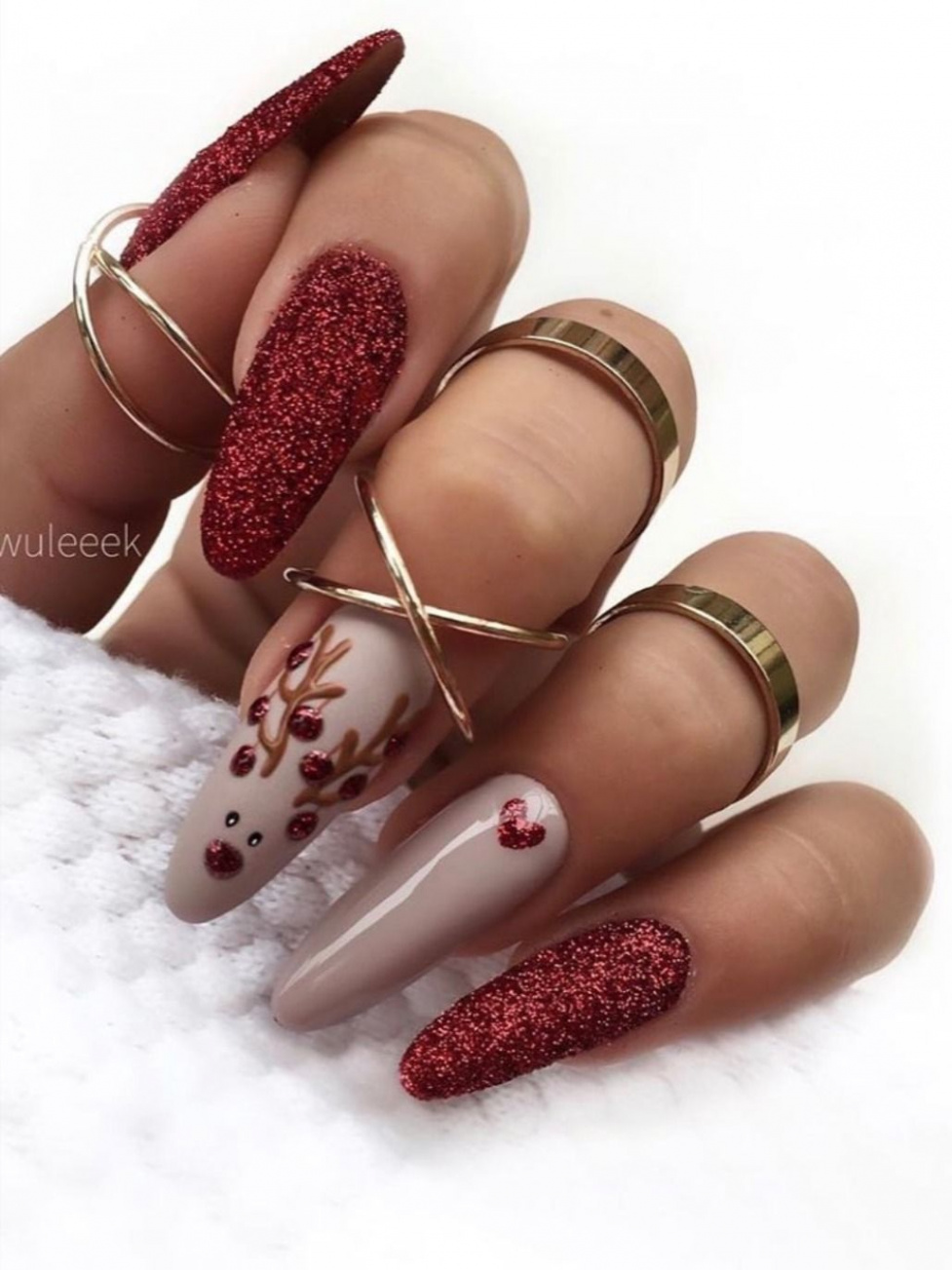 Attractive #Beautiful #Christmas #Nails #Red  Vernis à ongles