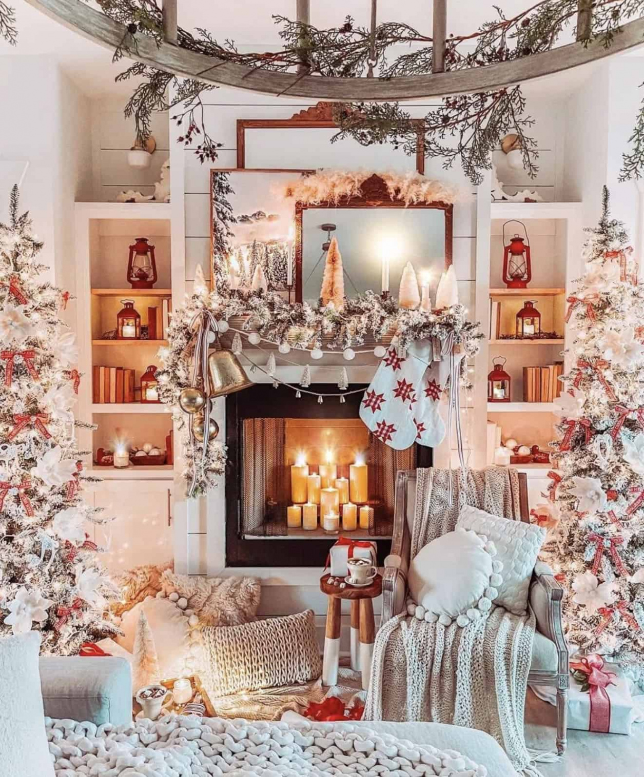 Beautiful Ways to Decorate Your Living Room for Christmas