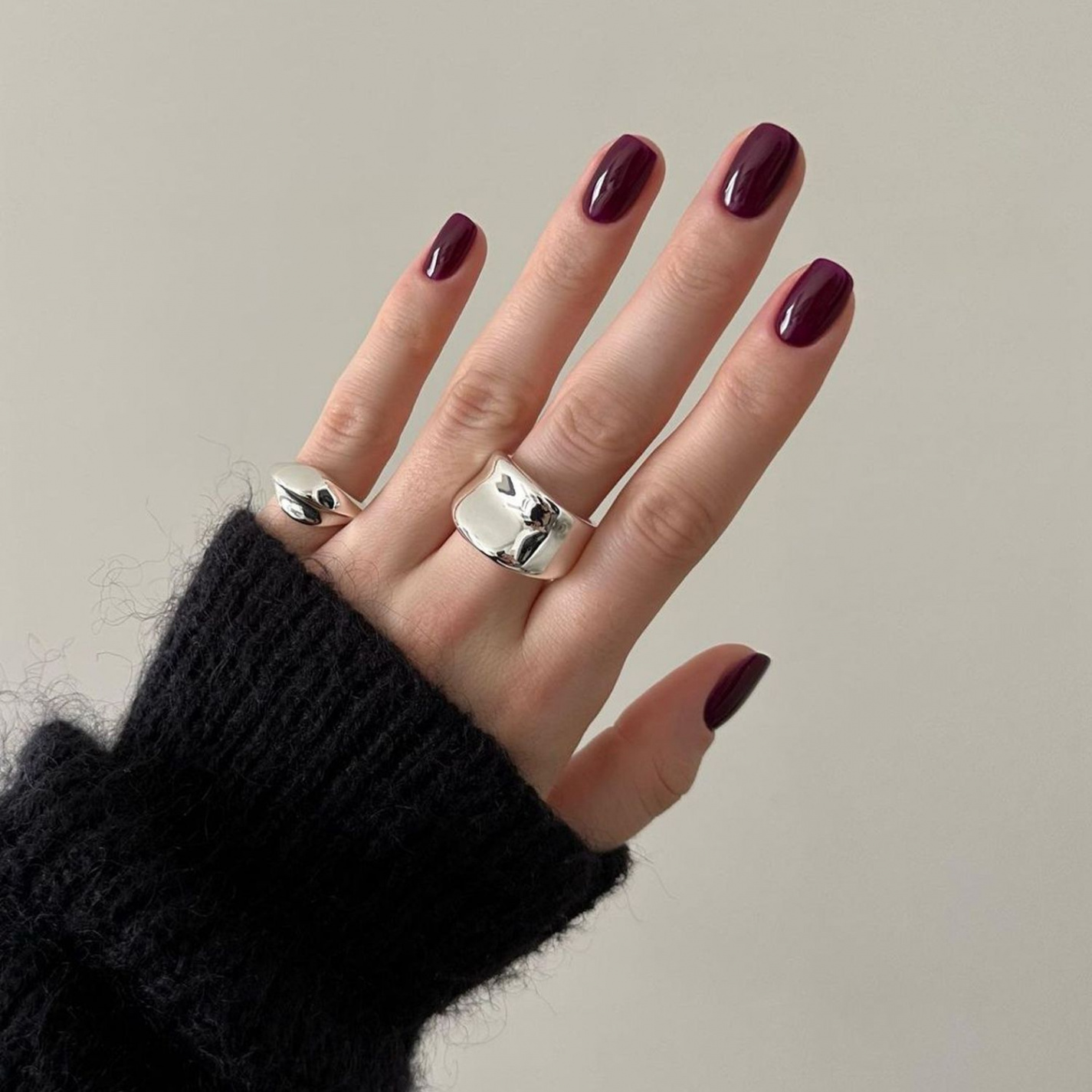 Burgundy Nail Ideas That Bring Autumn to Your Fingertips