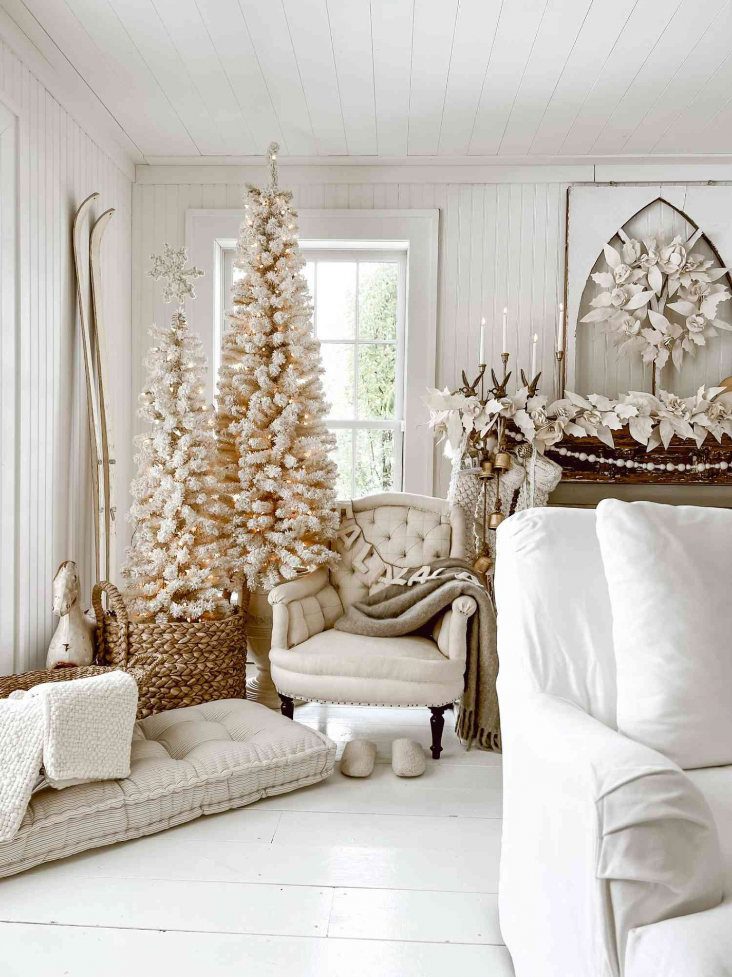 Chic White Christmas Decor Ideas for a Stylish Holiday