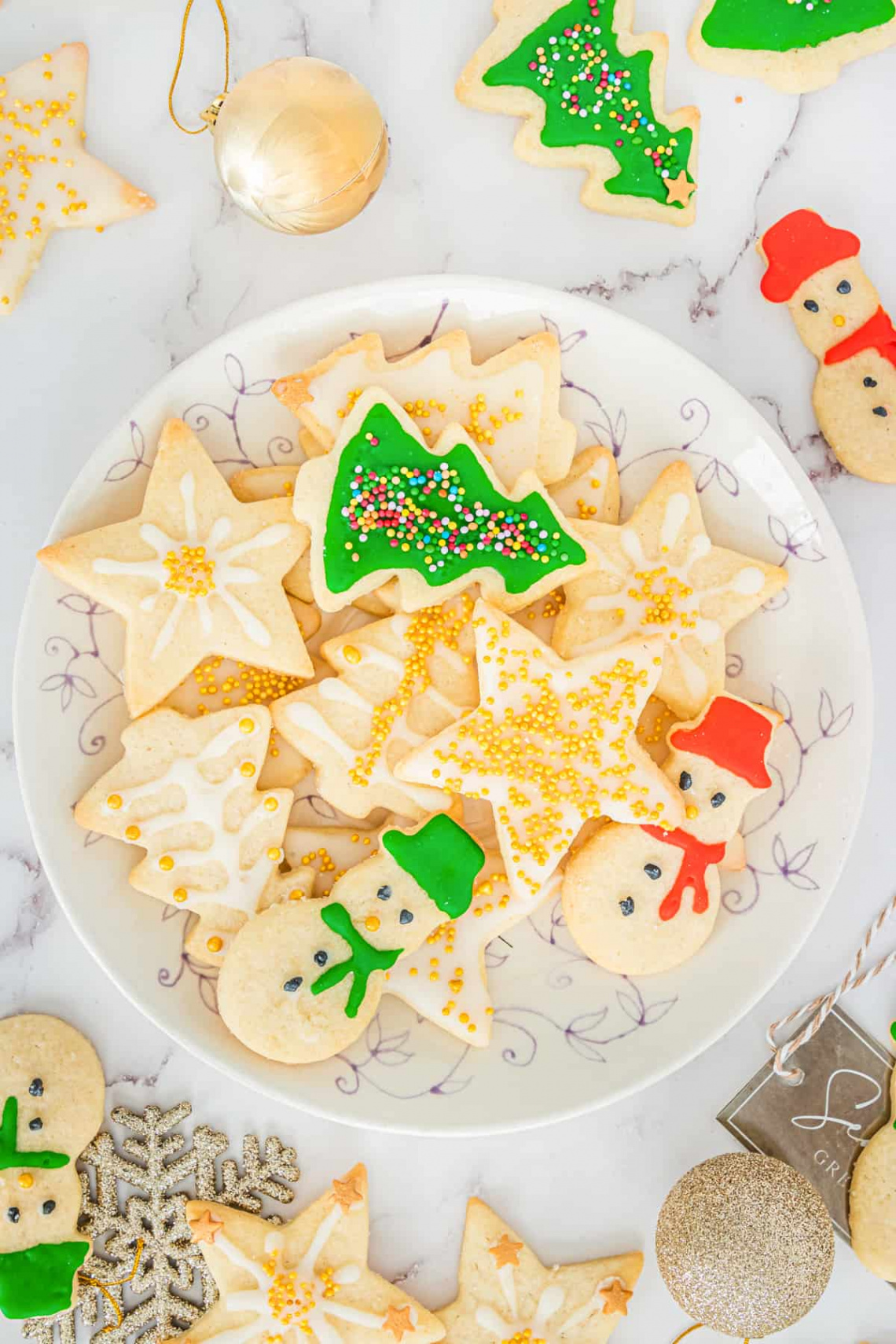 Classic Christmas Sugar Cookies (with Icing!)