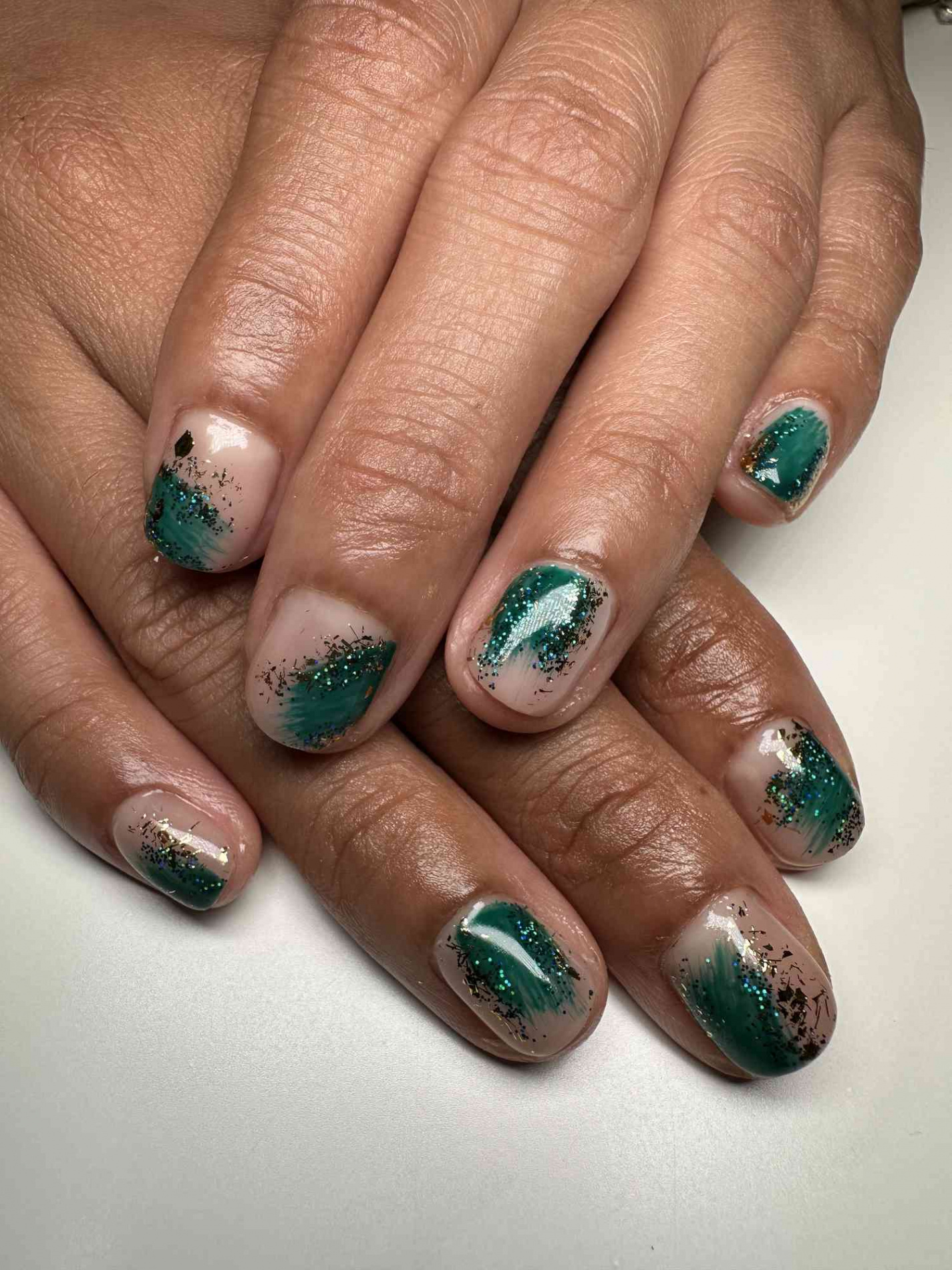 Dark Green Nail Ideas for Fall and Winter Manicures