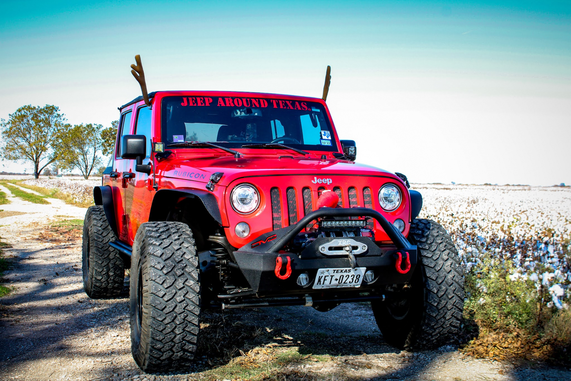 Decorating the Jeep for Christmas // Part  // 01} - HALL AROUND