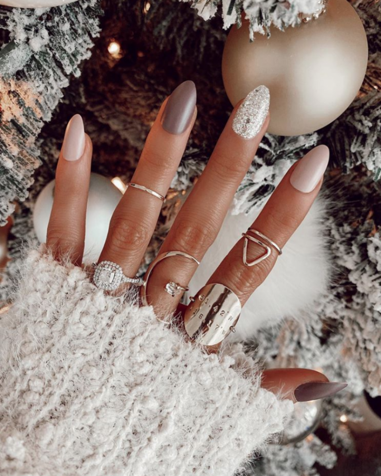 Delightful Holiday Nail Designs in   Festival nails