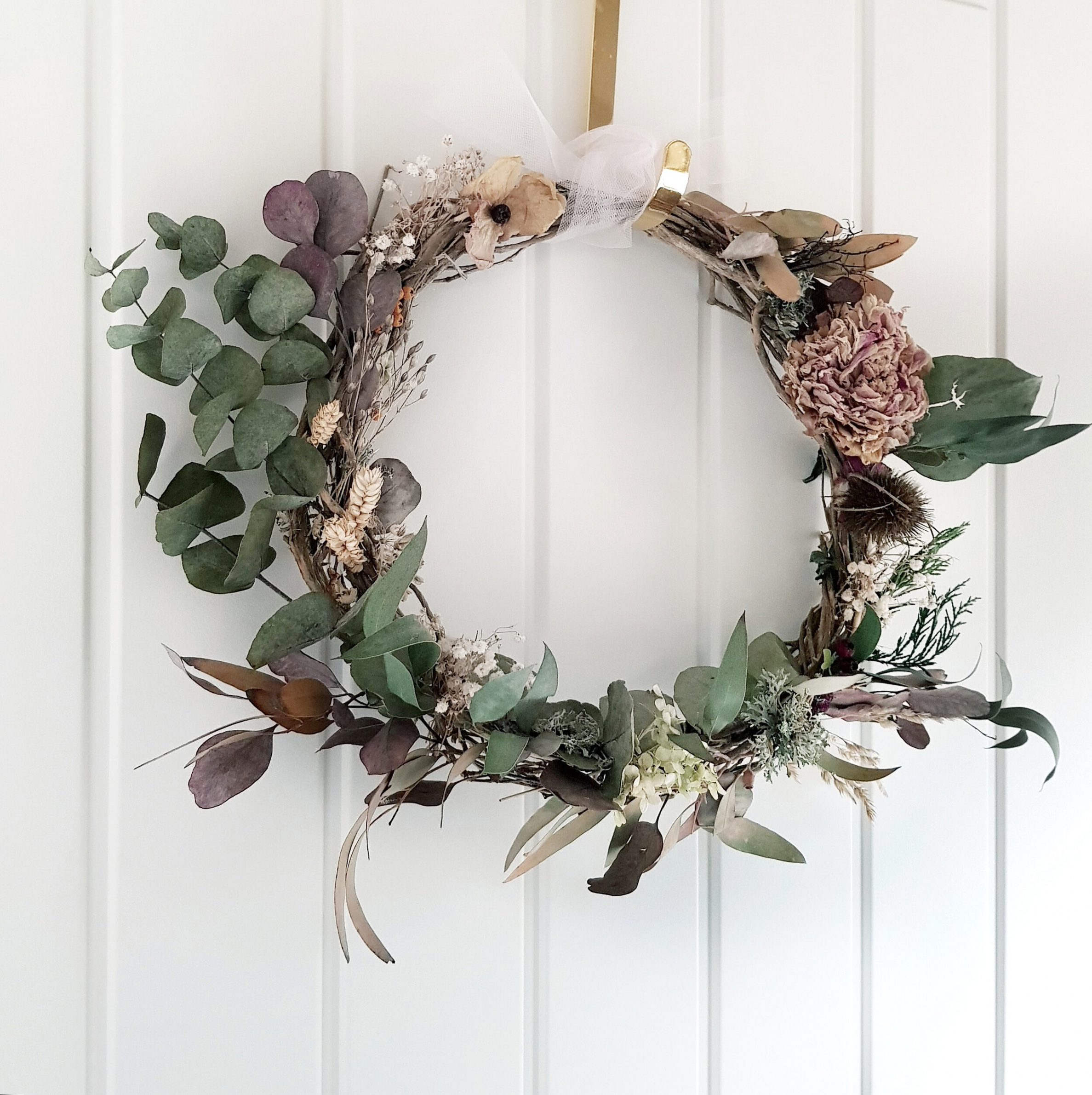 DIY: a minimal winter wreath   Magazine