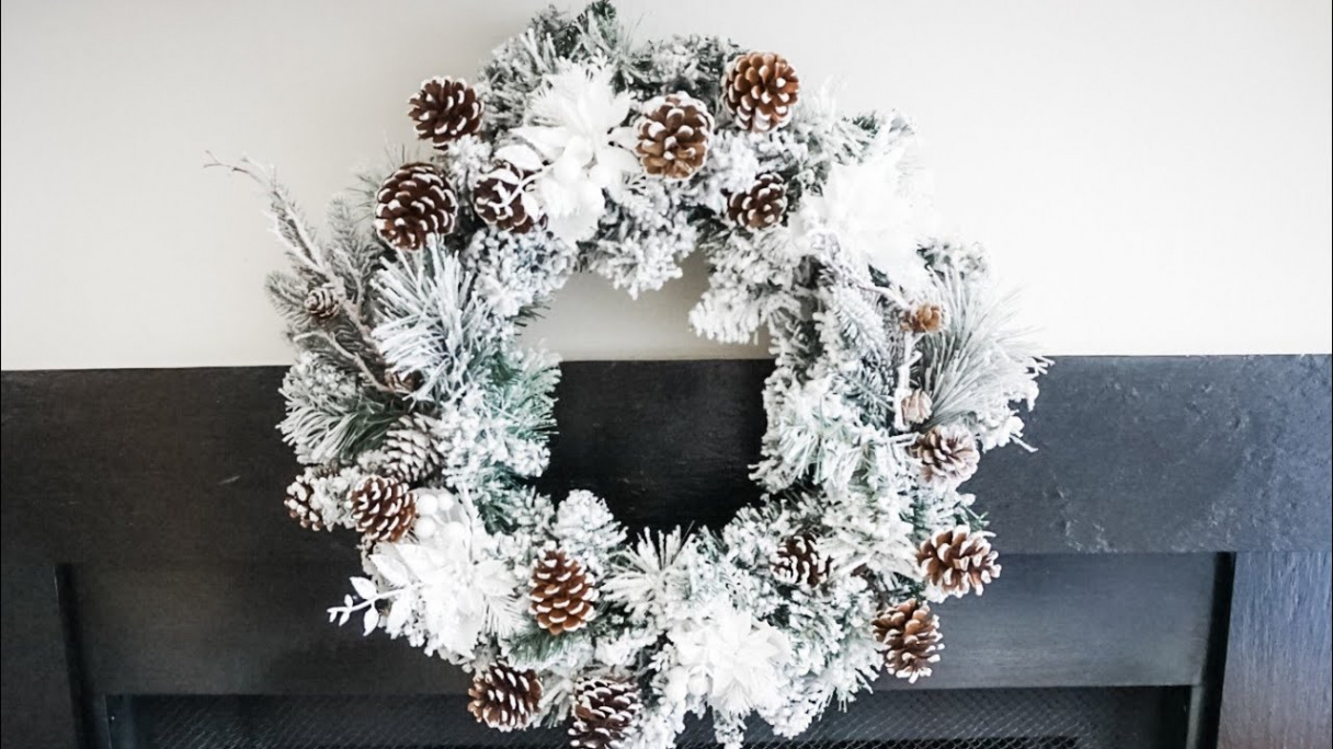 DIY: Christmas Flocked Garland Wreath  Winter Wonderland
