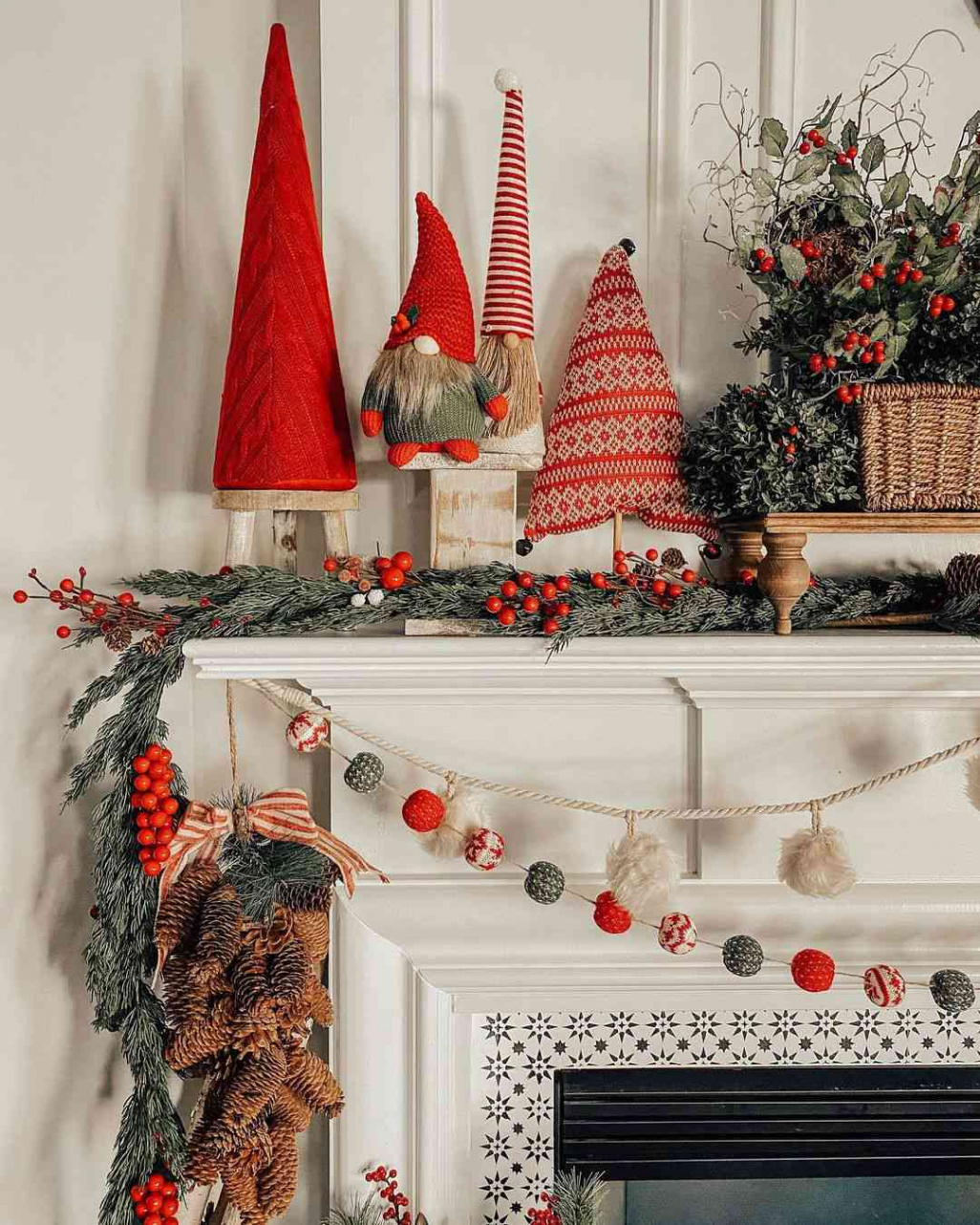 DIY Christmas Garland Ideas to Make Your Home Holiday Ready