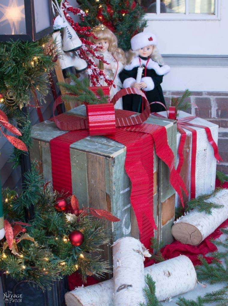 DIY Christmas Yard Decorations You and Your Neighbors Will Love