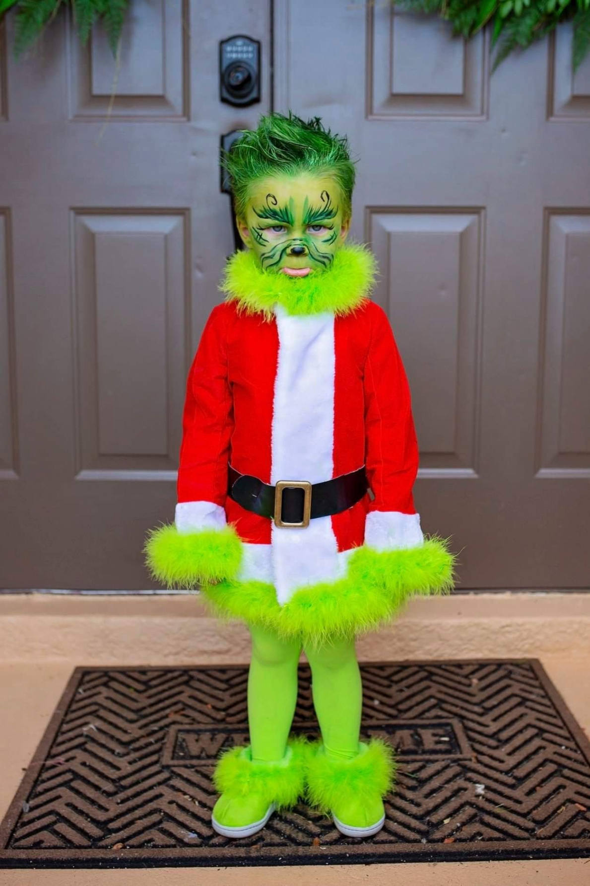 DIY Kids Grinch Costume  Grinch costumes, Kids grinch costume