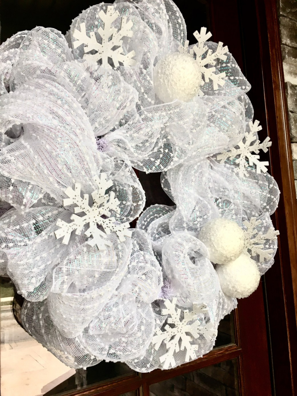 DIY Winter Mesh Wreath -