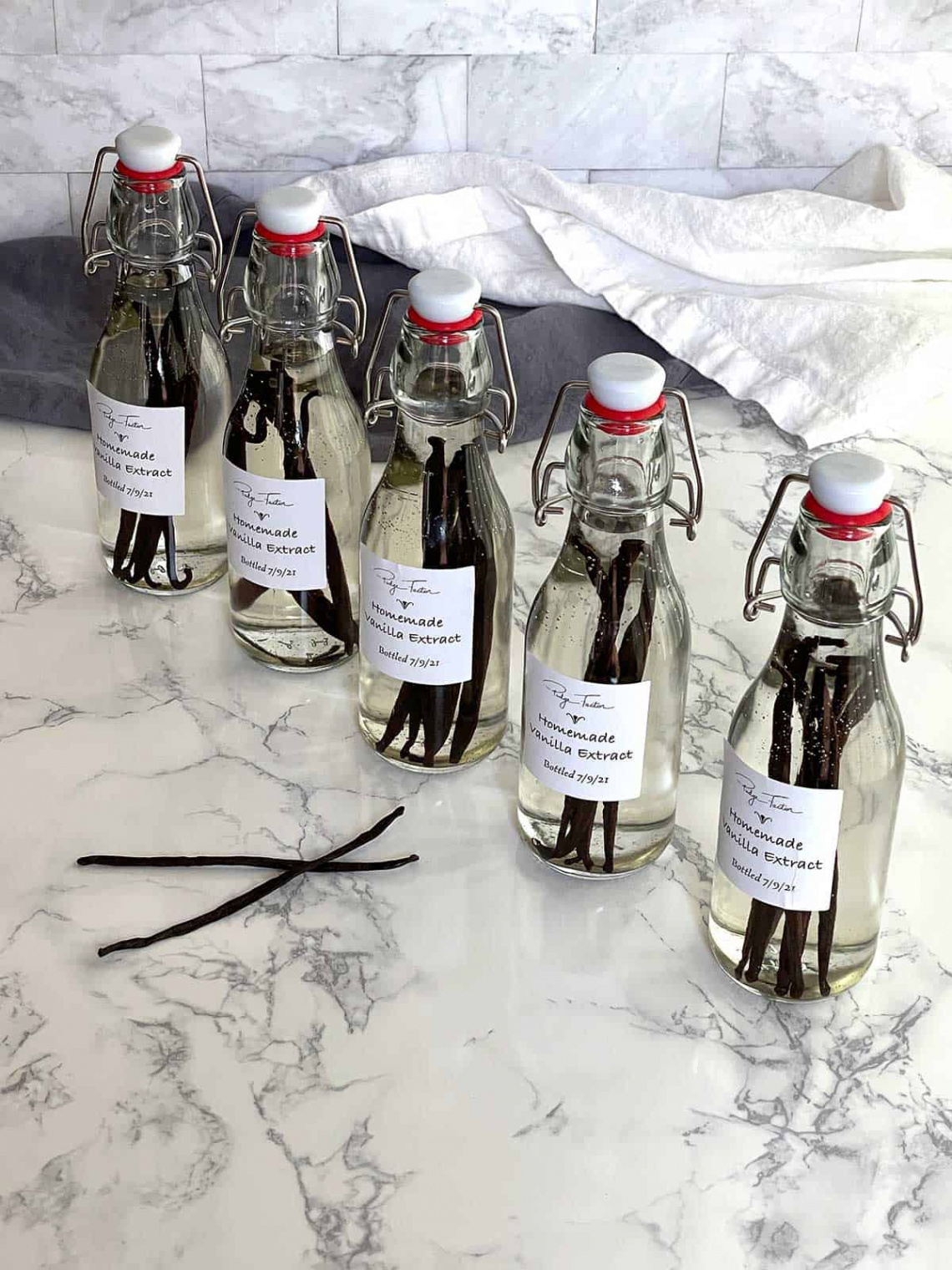 Easy Homemade Vanilla Extract - Pudge Factor