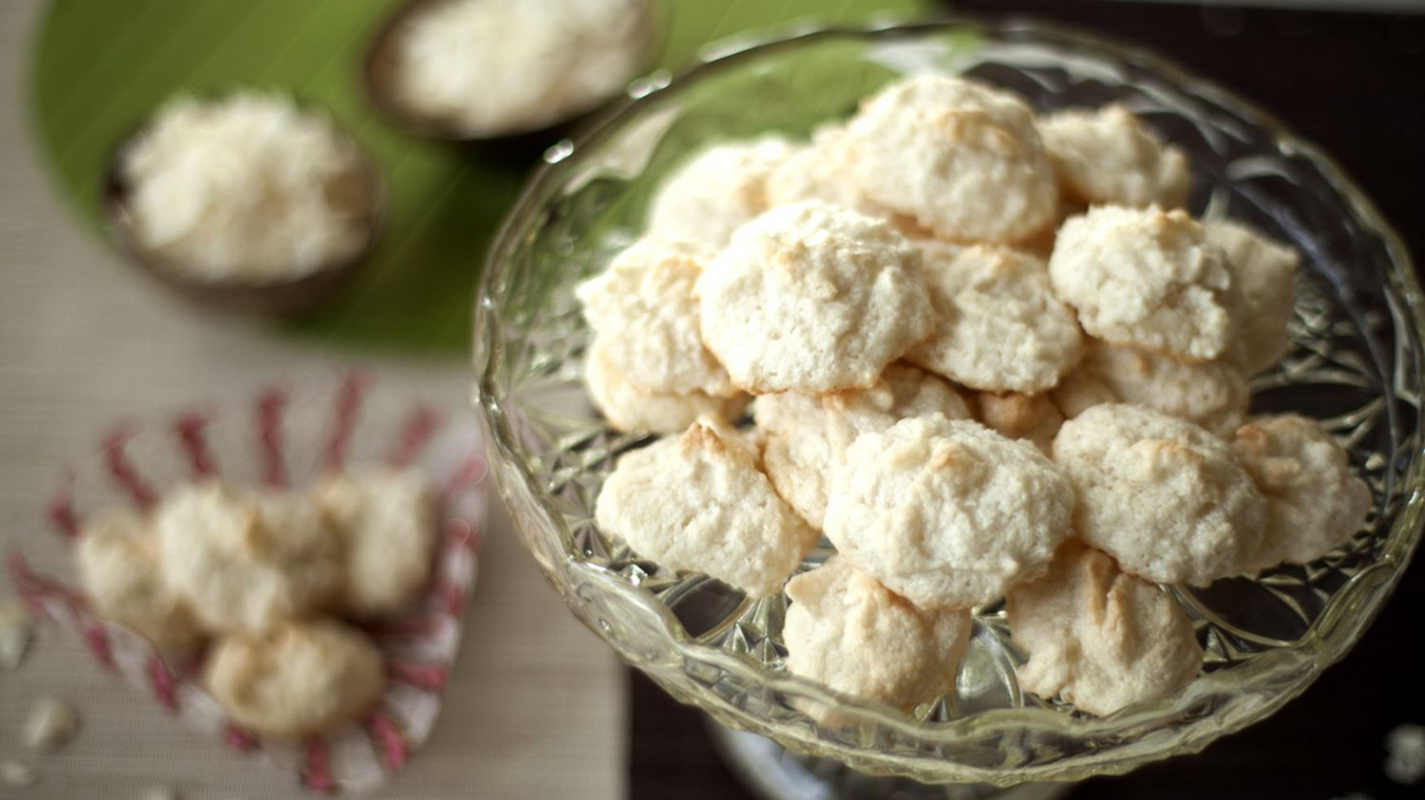 Easy Three-Ingredient Gluten-Free German Christmas Coconut Cookies