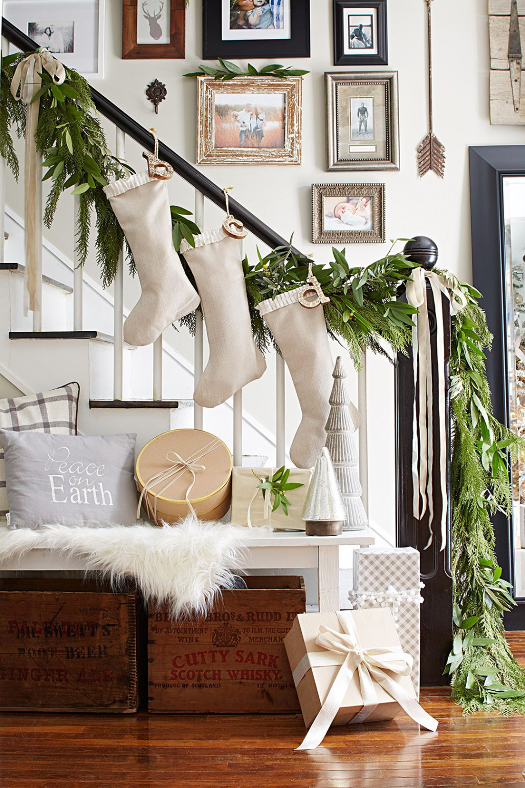 Farmhouse Christmas Decor Ideas to Make Your Space More Festive