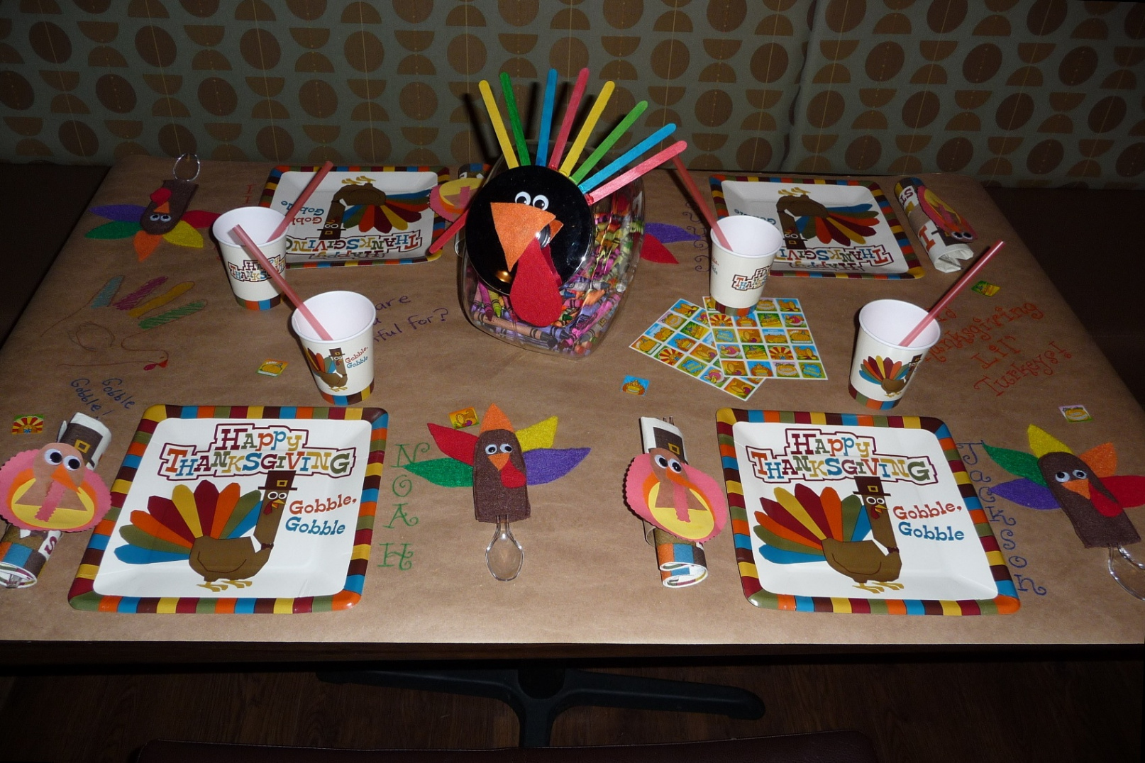 Fun Thanksgiving Kids Table Ideas - Happiness is Homemade