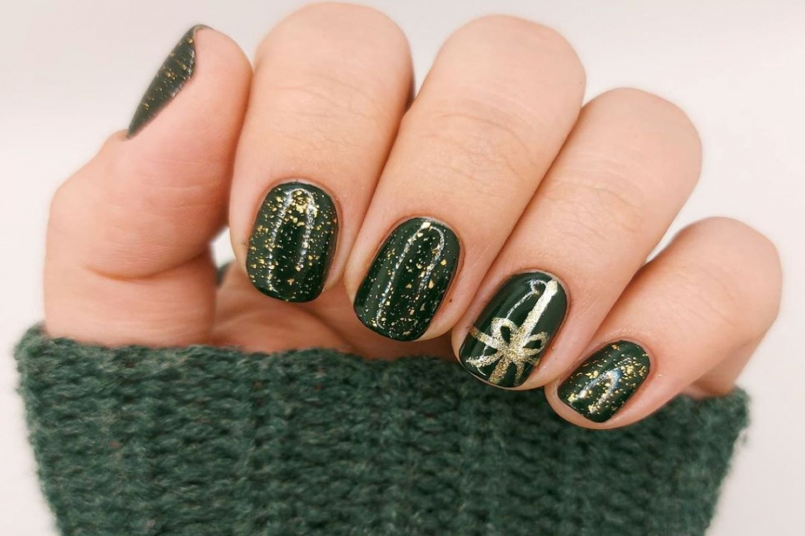 Holiday Nail Looks You