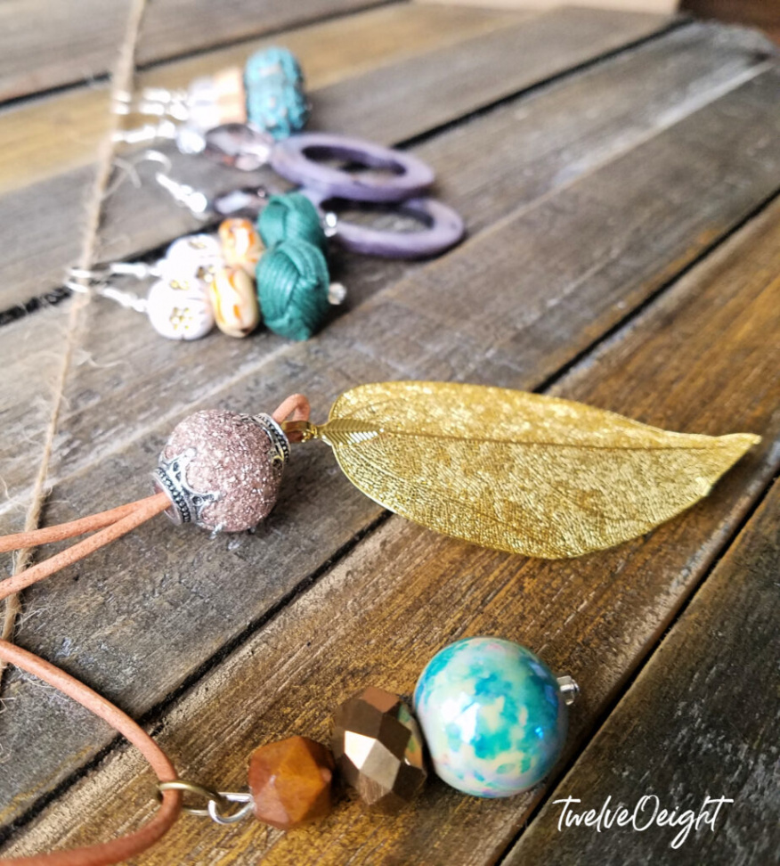 Homemade Christmas gifts: EASY earrings & necklaces! – twelveOeight