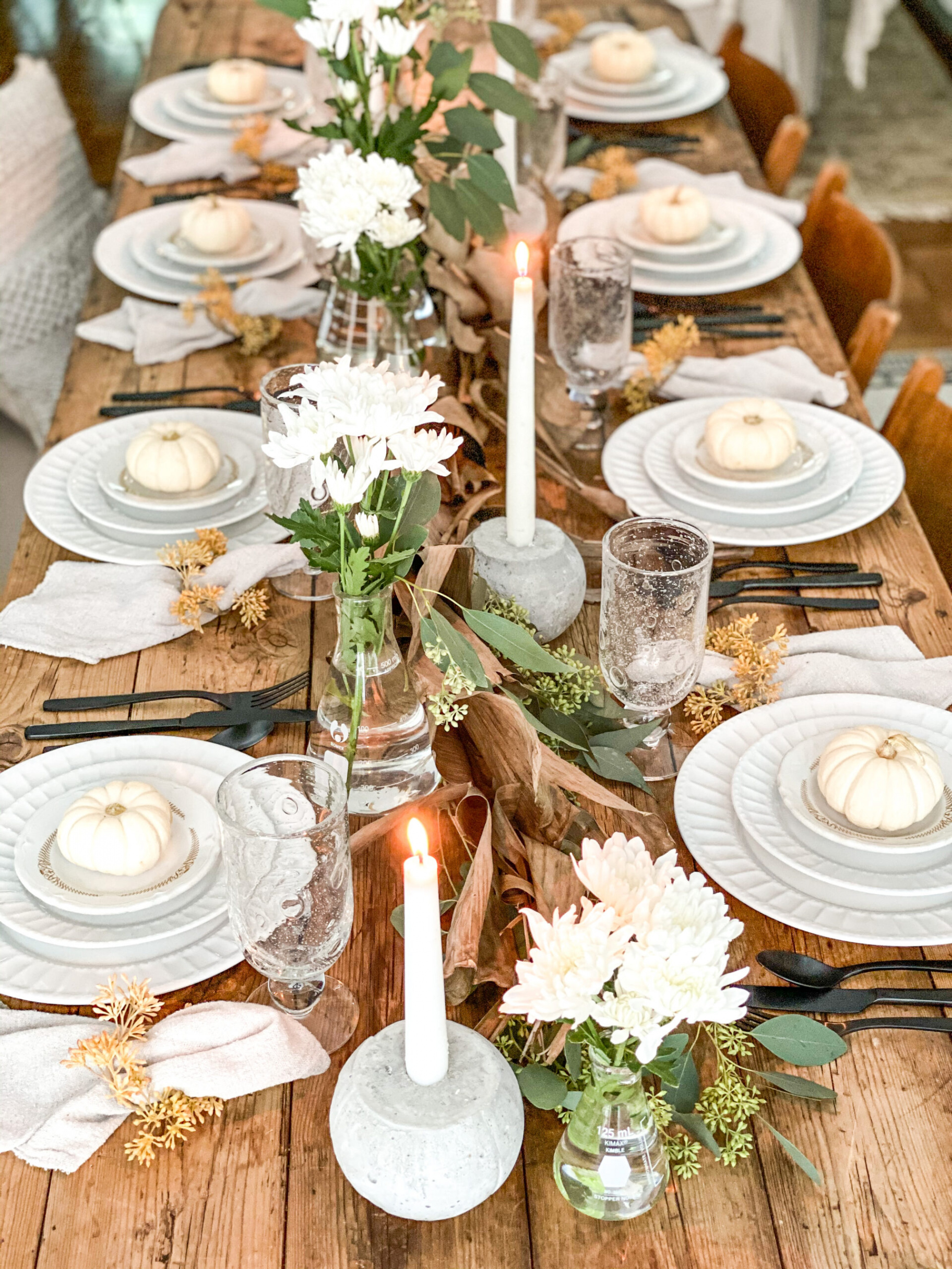 How to Create Easy Friendsgiving Table Settings and Thanksgiving