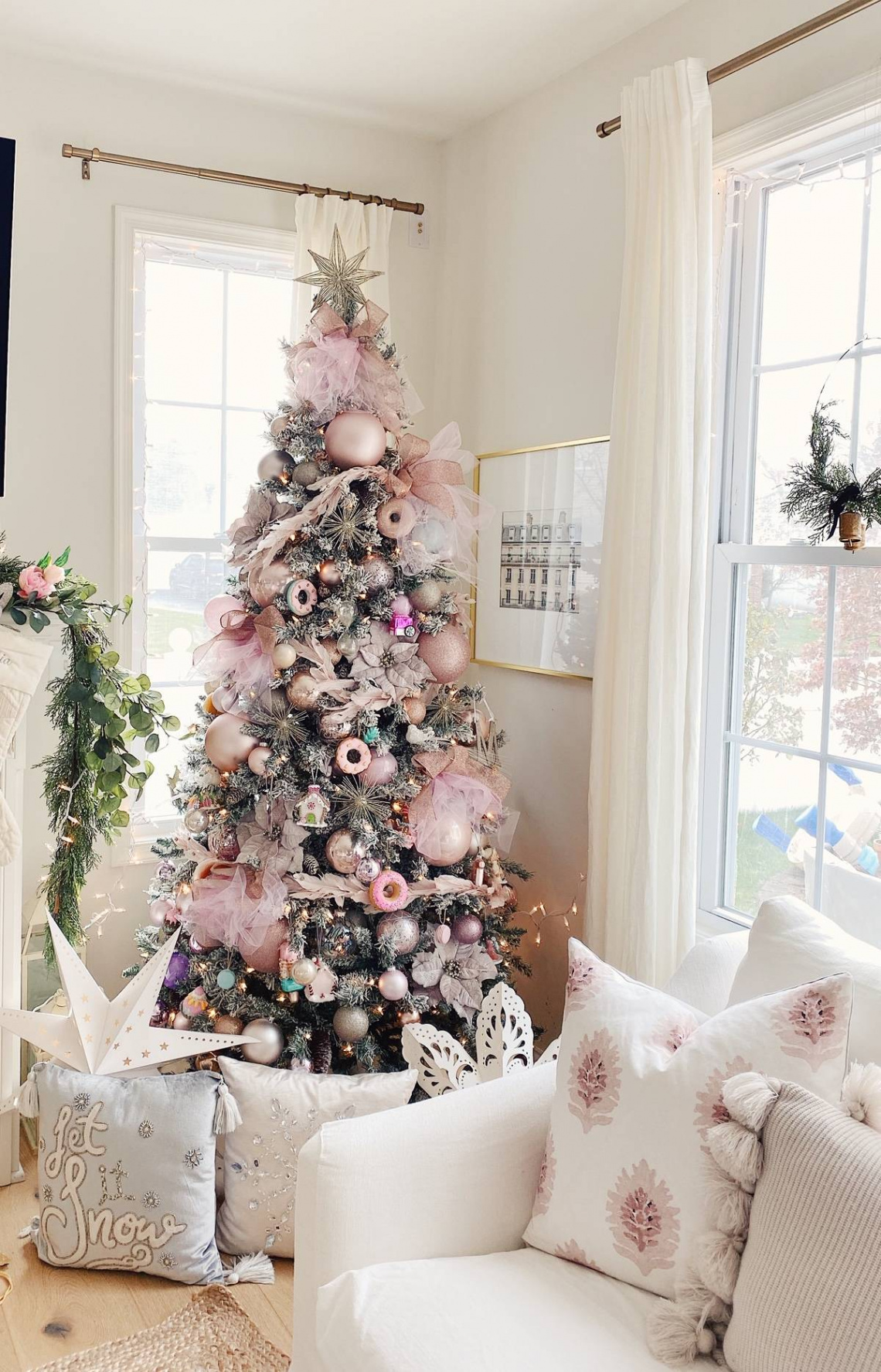 How to Decorate a Gorgeous Pink Christmas Tree - The Pink Dream