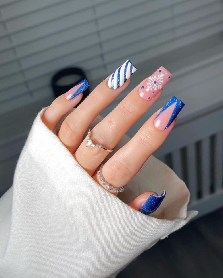 Insanely Cute December Nails and December Nail Designs You Have