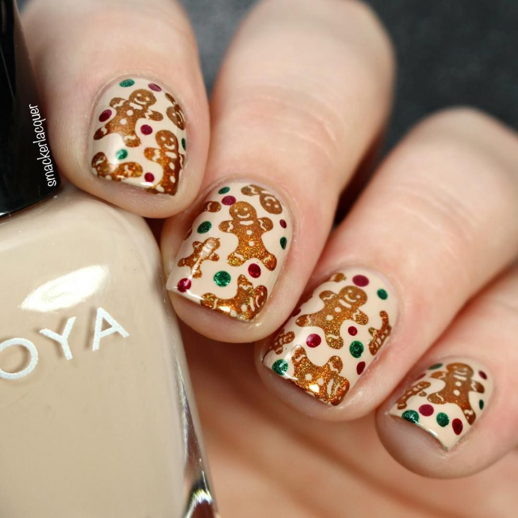 Look at the gingerbread men! They are from @whatsupnails Christmas