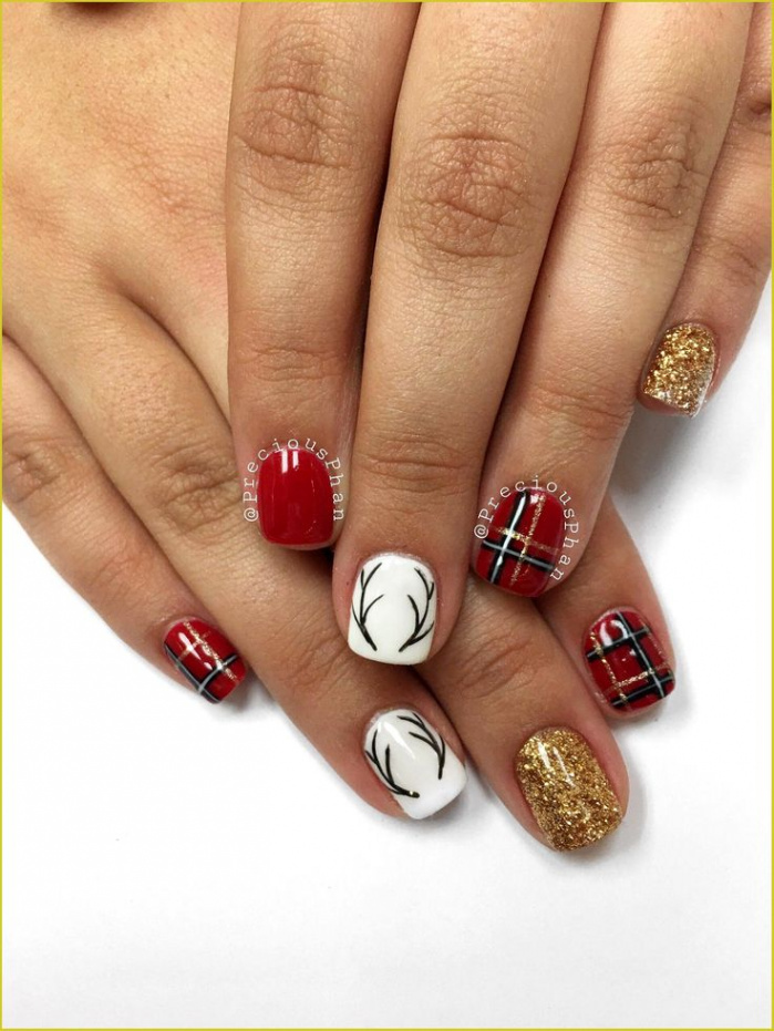 Plaid nails. Reindeer nails