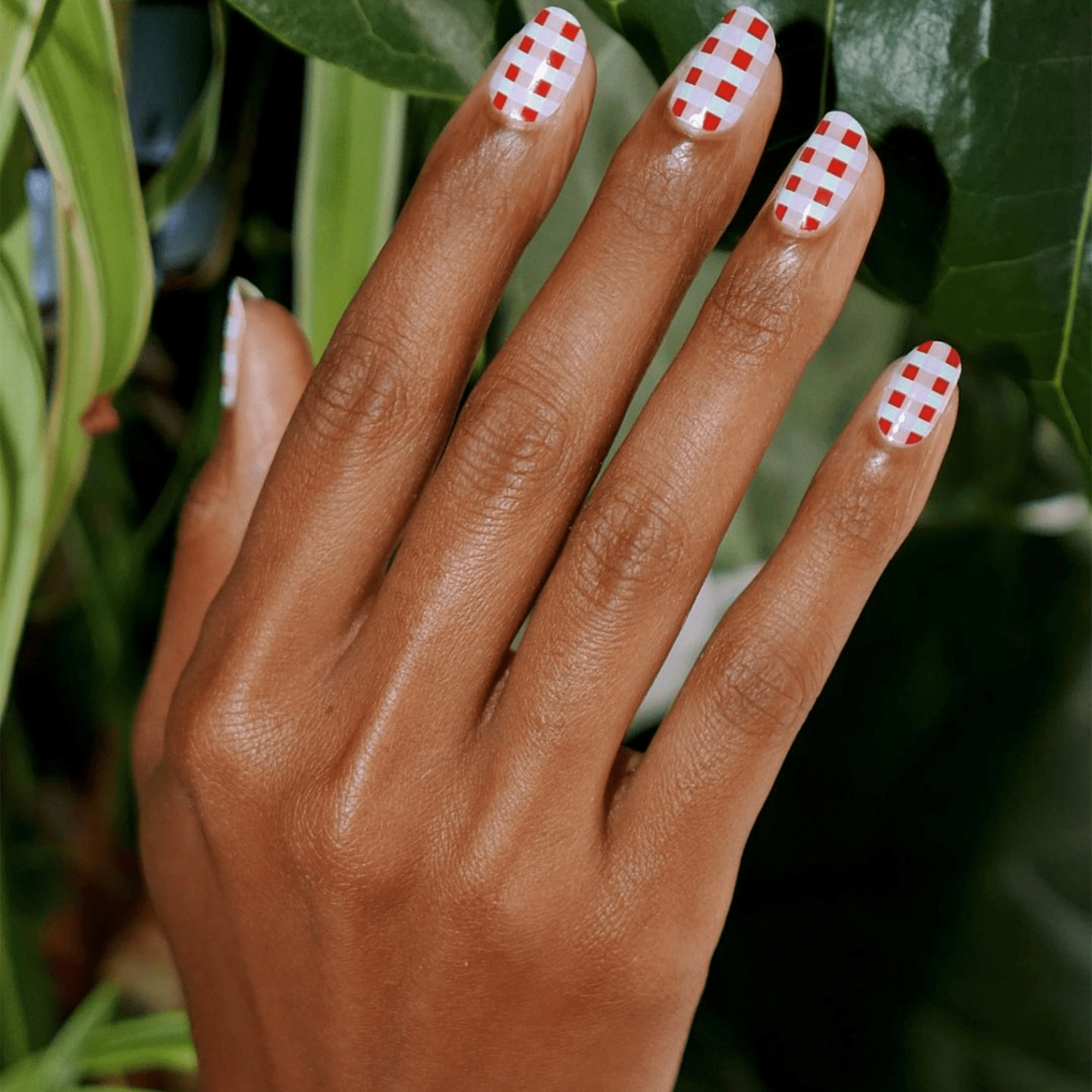 Short Christmas Nail Ideas We Want to Copy This December