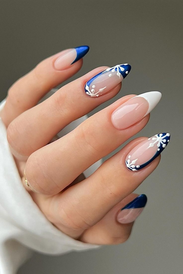 The Best Blue Christmas Nails to Try in Holiday  in