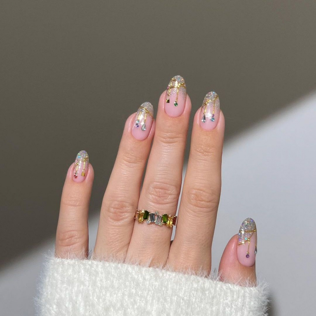 The  best winter nail colours of   HELLO!