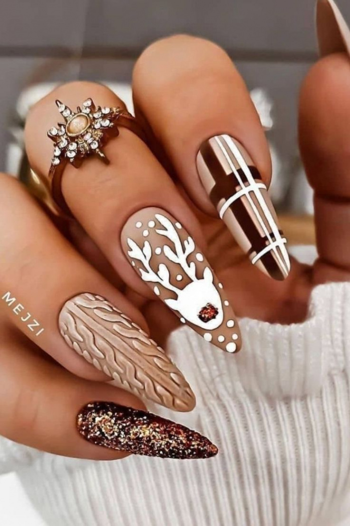 Top Winter nails  trends for Christmas nails design