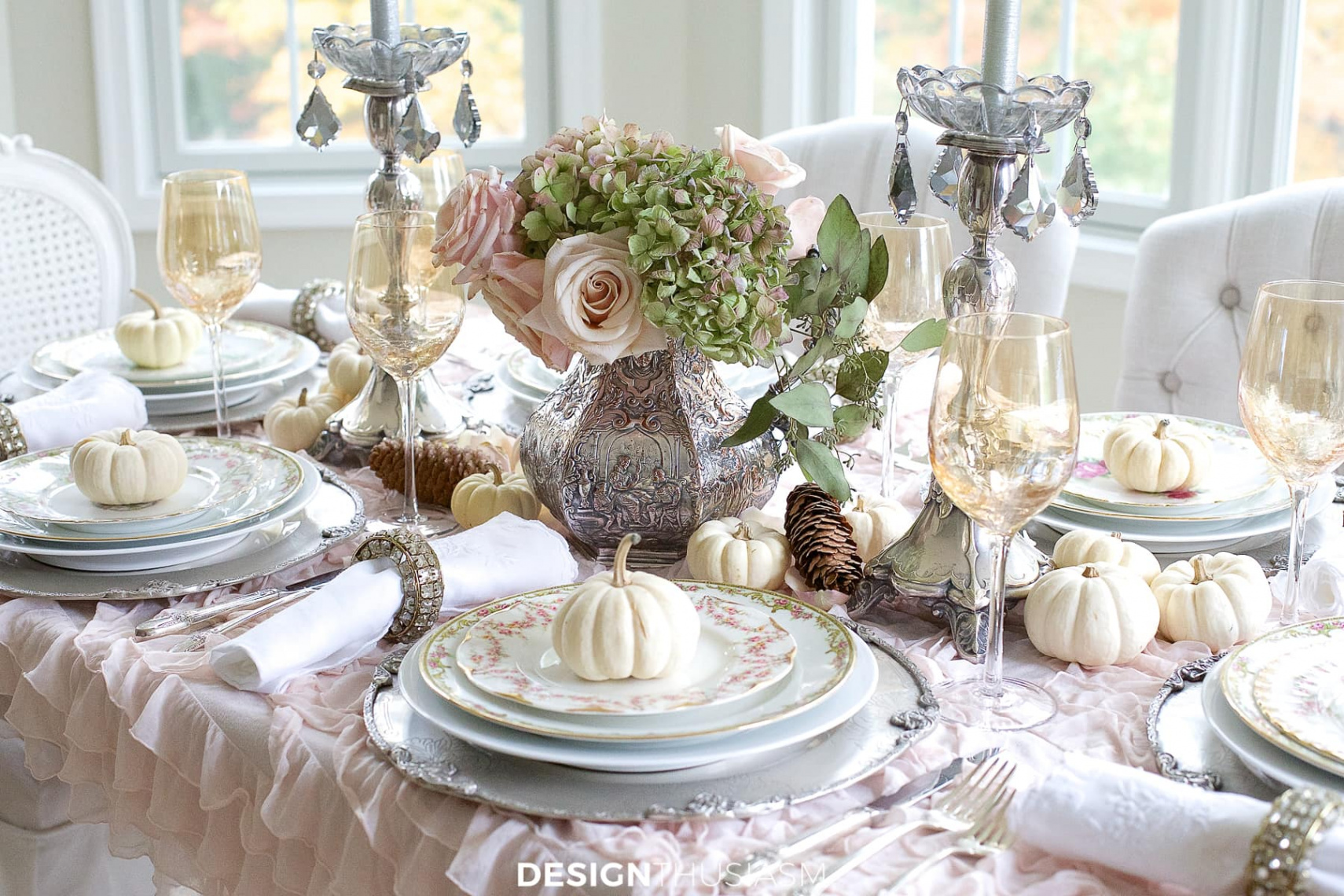 Using Vintage Plates to Create a Soft Thanksgiving Table